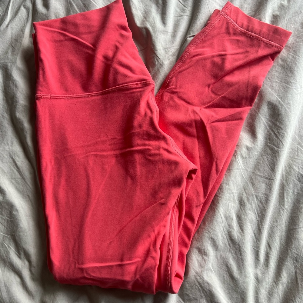 Lulu lemon Coral Leggings size 6